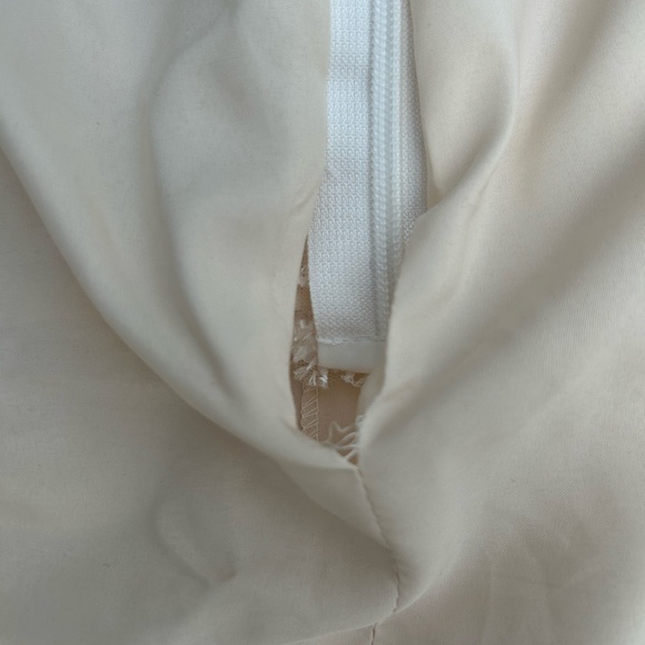 JJs House Elegant Lace Wedding Dress in Cream - Picture 6 of 15